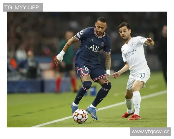 巴黎圣日耳曼2-0击败曼联，梅开二度的内马尔射入制胜球，领先红魔4分！